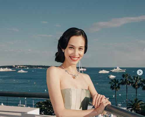 水原希子、デコルテ輝くドレス姿で「カンヌ映画祭」へ