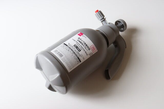 ダイソー　お掃除用大容量スプレー（2L、泡タイプ）