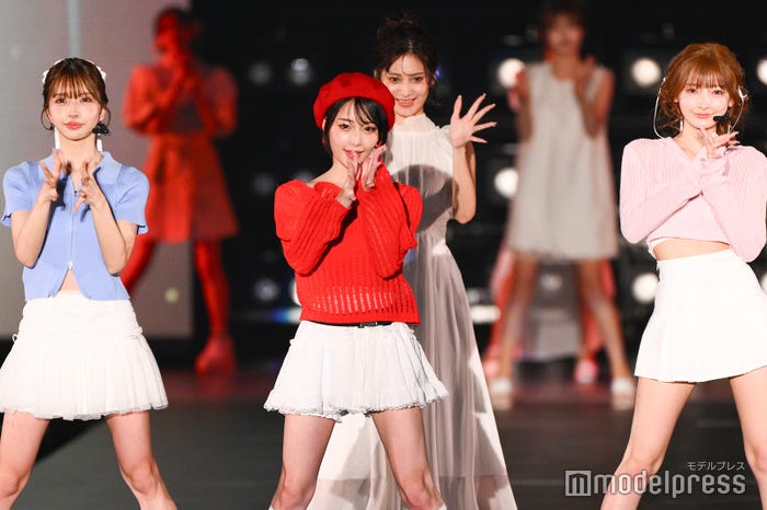 (左から)飛鳥、天海りこ、まみ(C)モデルプレス