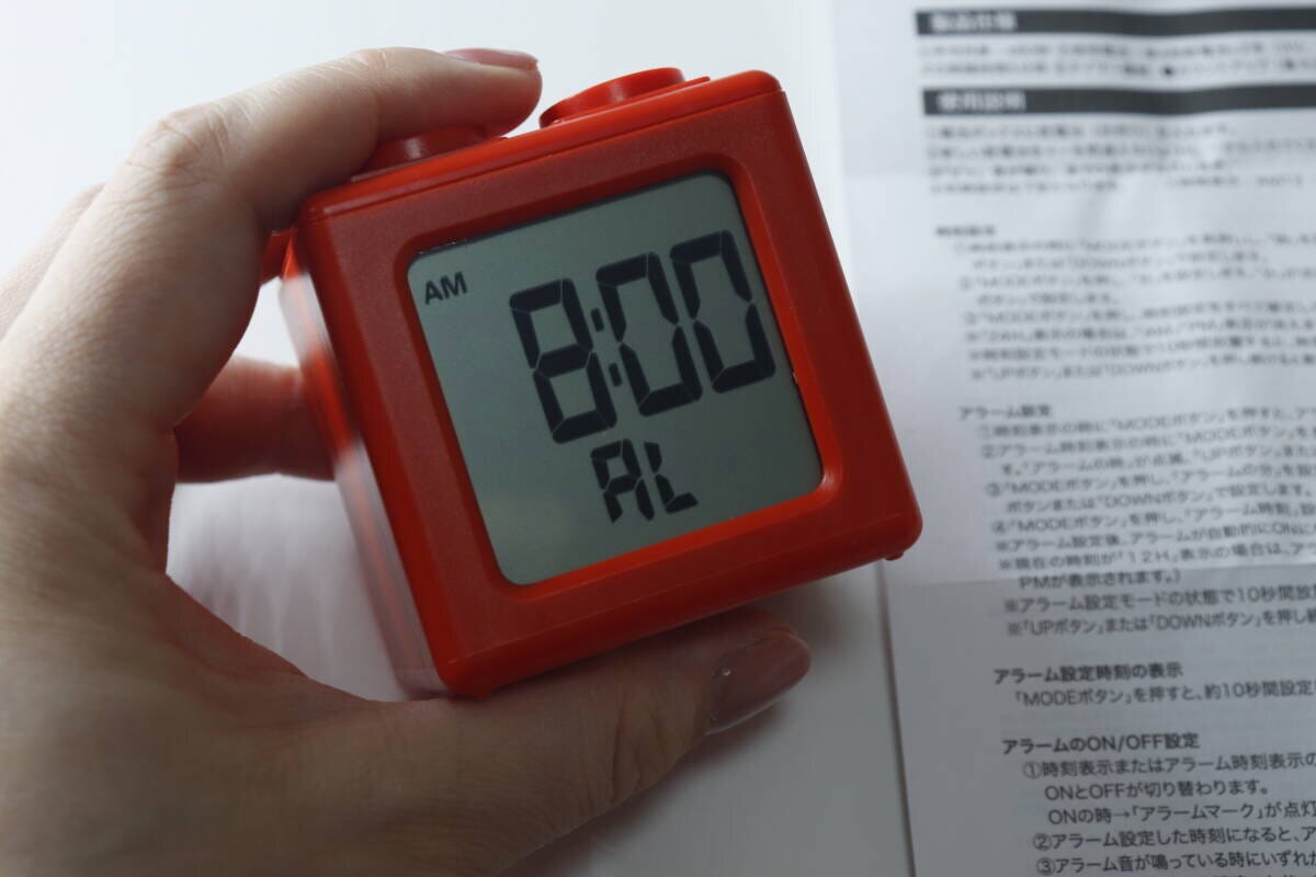 ダイソーのブロック型デジタルタイマー時計のアラーム画面