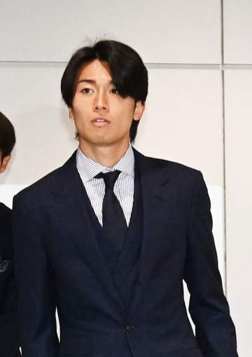 「俳優かと」「やばすぎる」朝からTV生出演の中村敬斗に列島騒然、ヴィトン着こなし「あかんイケメンすぎる」「ドラマの番宣かと」凄い目覚めに