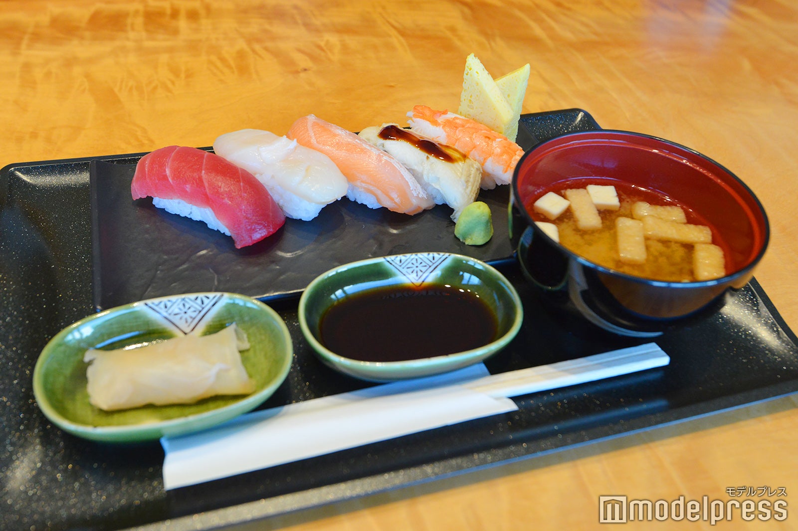 握り寿司5貫／ANA SUITE LOUNGE（C）モデルプレス