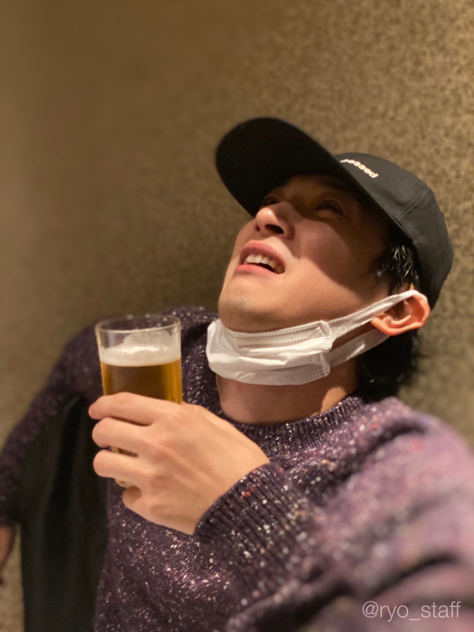 吉沢亮、ビール片手に「お疲れっしたーーーー！！！！！」本人ツイートに反響殺到