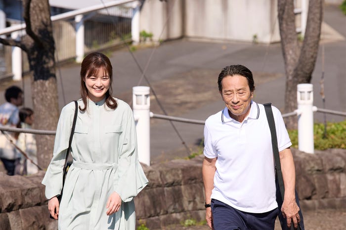 生田絵梨花、金田明夫「素晴らしき哉、先生!」第6話より(C)ABCテレビ