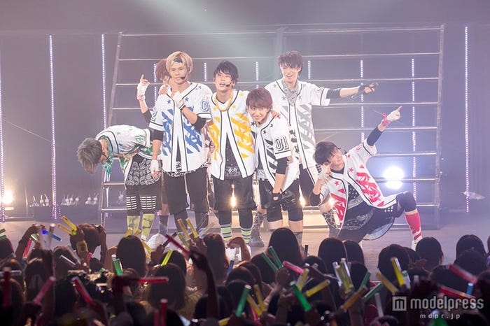 超特急/撮影:米山三郎(SignaL)