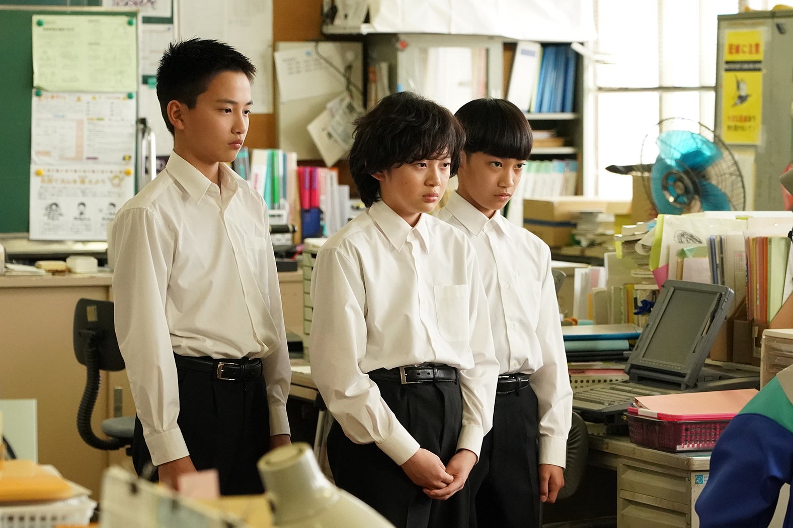 大角英夫、青木奏、内田煌音（C）フジテレビ