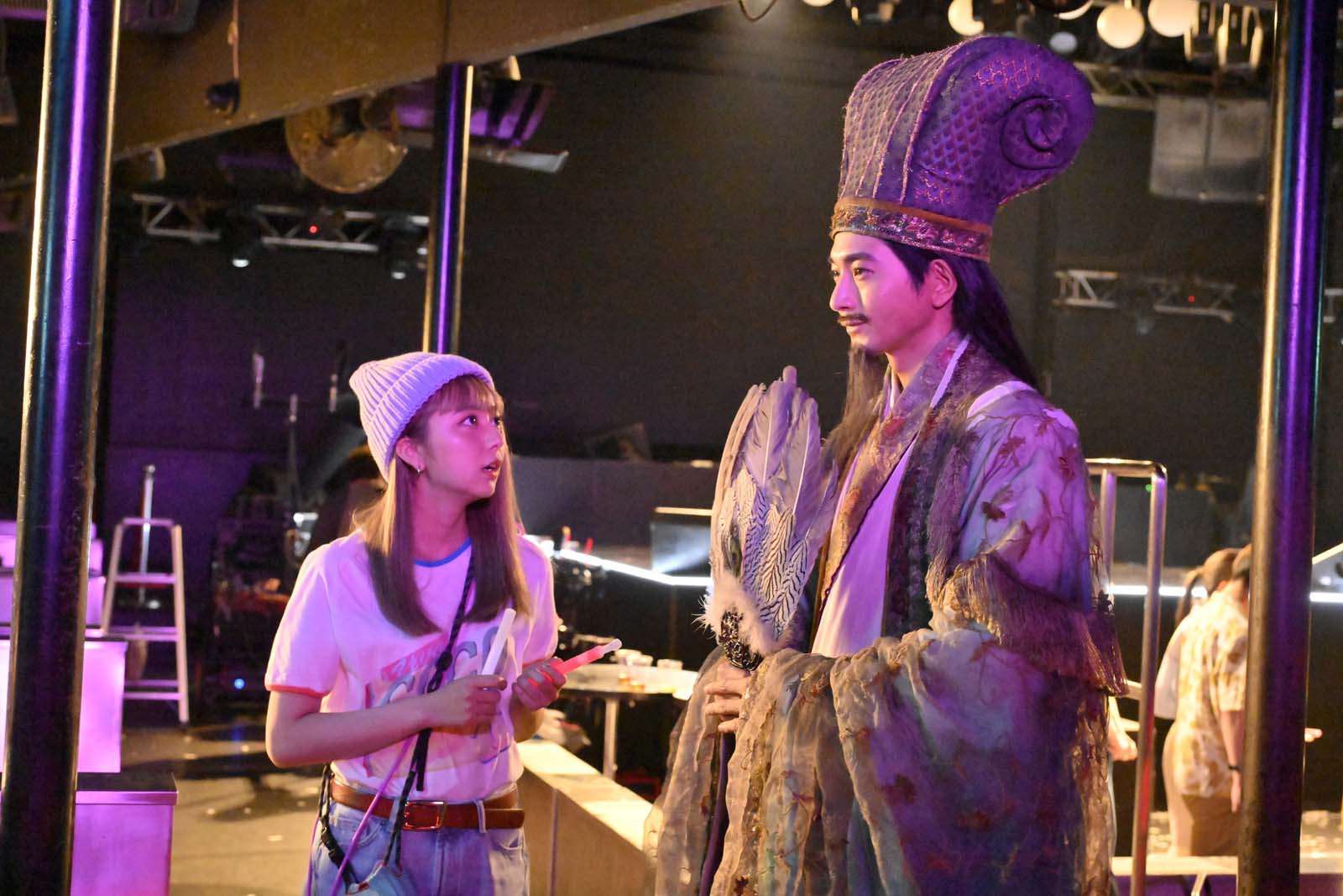 上白石萌歌、向井理（C）フジテレビ