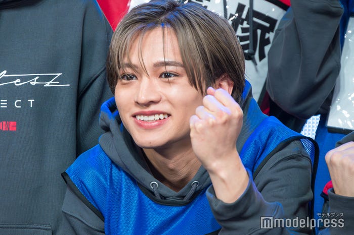 気付かず天然発言を繰り出す猪俣周杜(C)モデルプレス