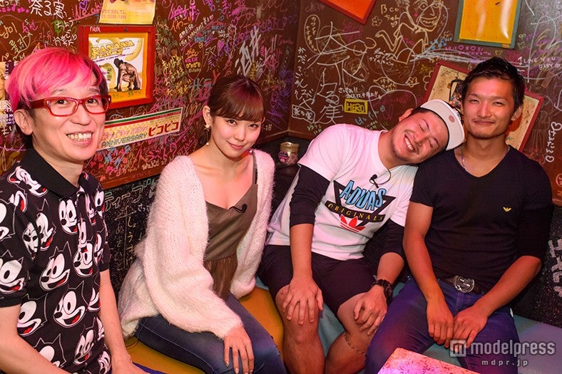 渡辺美優紀、ゲイバーへ初来訪