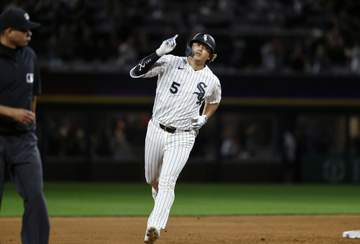 村上宗隆が日本人トップの31号！大谷翔平＆岡本和真を超えた！角度43度のムーンショットに本拠地が大歓声に包まれる