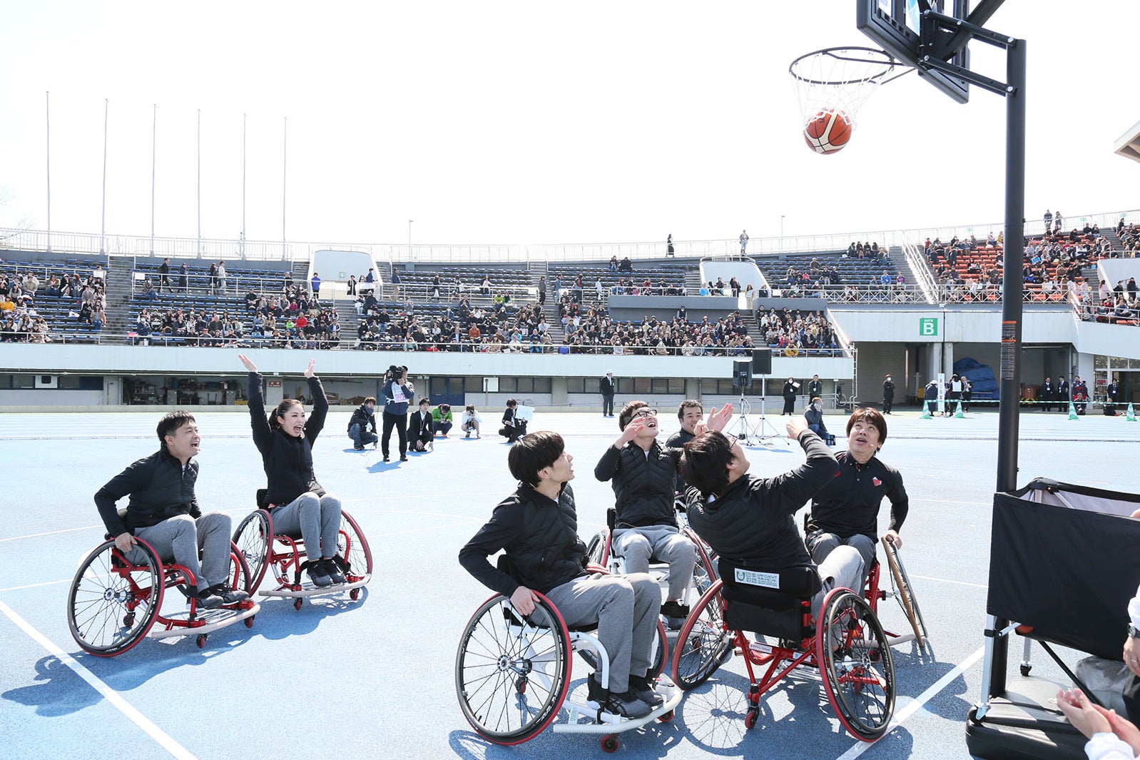 パラ駅伝の様子（提供写真）