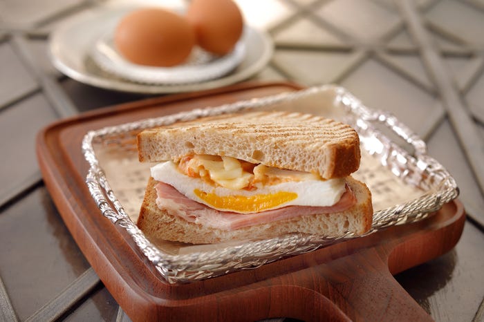 ホットサンド ハムエッグ¥380/画像提供:スターバックス コーヒー ジャパン