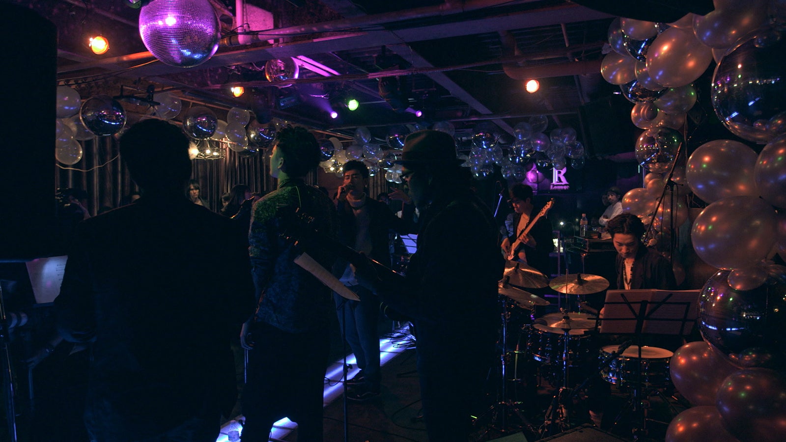 翔平「SHEWAS」のライブ「TERRACE HOUSE OPENING NEW DOORS」11th WEEK（C）フジテレビ／イースト・エンタテインメント