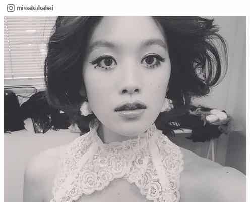 筧美和子、豊満バストのぞくゴージャスな装いでイメチェン「こんなの楽しすぎ」