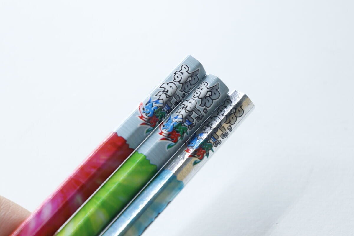 レアリティの異なる3本の鉛筆の先端部分