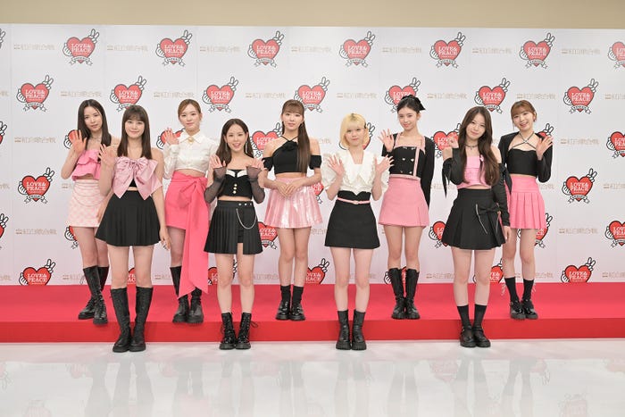 NiziU/(後列左から)マヤ、リオ、マユカ、リマ、ミイヒ(前列左から)ニナ、マコ、リク、アヤカ(C)NHK
