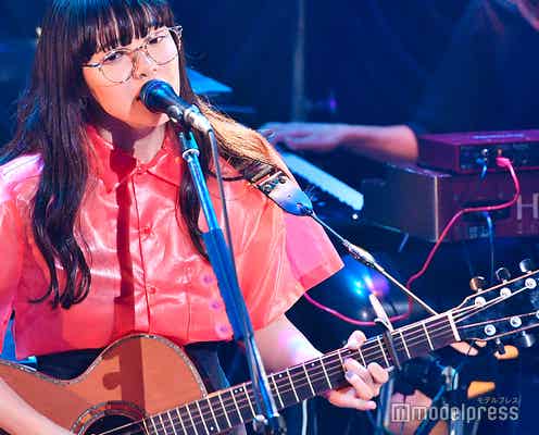 新世代アイコン・あいみょん“メガネ”ライブで「君はロックを聴かない」「愛を伝えたいだとか」「マリーゴールド」…全8曲披露<セットリスト>