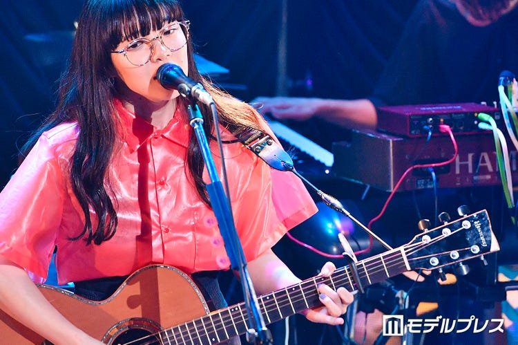 新世代アイコン あいみょん メガネ ライブで 君はロックを聴かない 愛を伝えたいだとか マリーゴールド 全8曲披露 セットリスト モデルプレス 新世代アイコン あいみょん メガネ ライブで 君はロックを聴かない 愛を伝えたいだとか マリーゴールド 全8曲披露 セットリスト モデルプレス