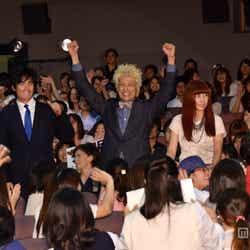 左から:加藤あい、伊藤英明、佐藤隆太、仲里依紗、三浦翔平