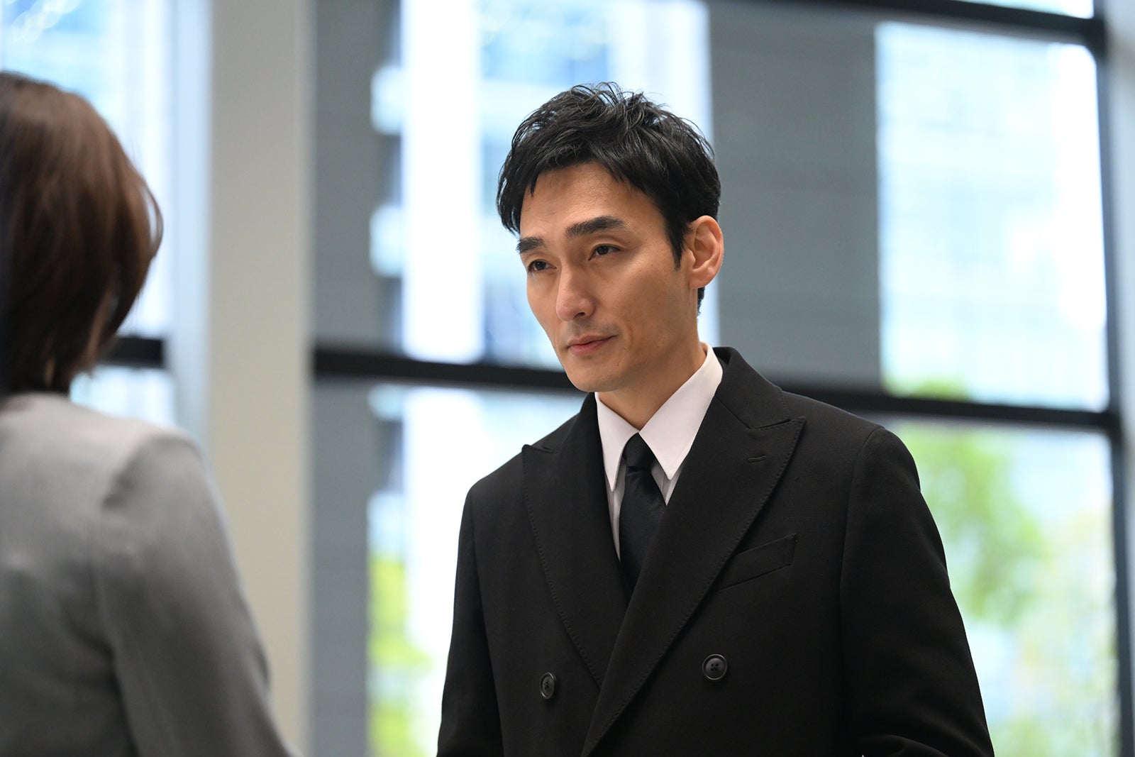 草なぎ剛 「罠の戦争」第10話より（C）カンテレ