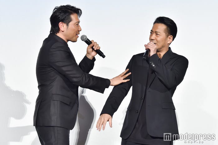 別所哲也、EXILE HIROを止める(C)モデルプレス