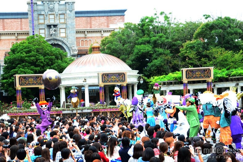 「ニューヨーク・ハロウィーン・フォリーズ」ドングリで攻撃開始