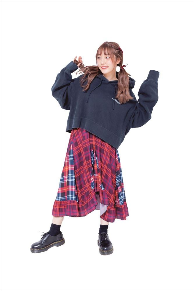 私服コーデページ「＃てんこもりフルカワ 古川優香スタイルブック　Make & Fashion」Photo／Yui Fujii（画像提供：KADOKAWA）