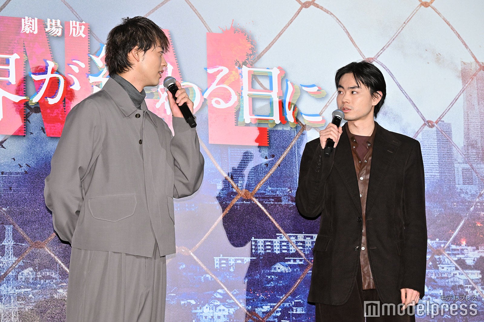 竹内涼真、菅田将暉（C）モデルプレス