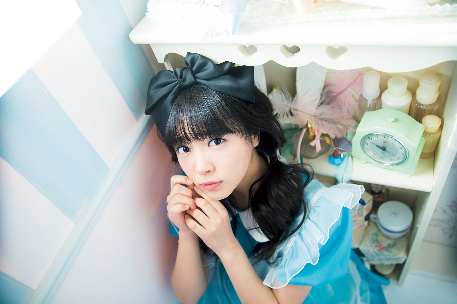 「私立恵比寿中学カレンダー2018.4-2019.3」12月：中山莉子（画像提供：ワニブックス）