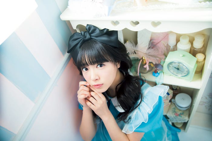 「私立恵比寿中学カレンダー2018.4-2019.3」12月:中山莉子(画像提供:ワニブックス)