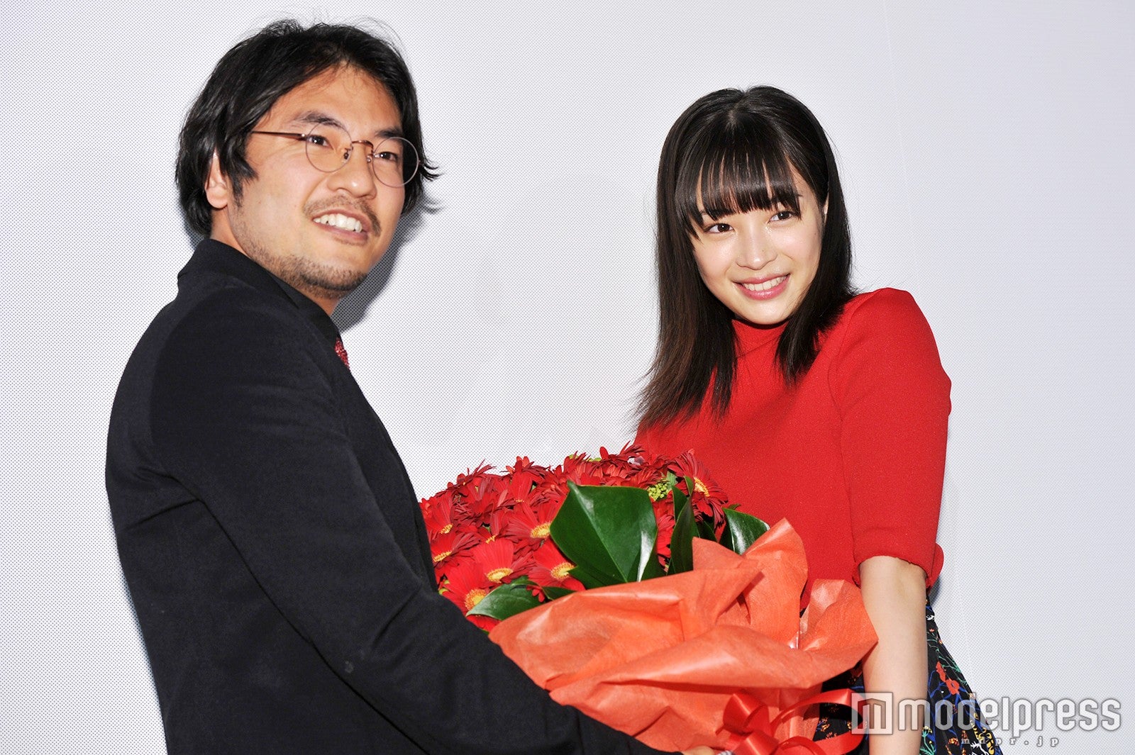 小泉徳宏監督、広瀬すず（C）モデルプレス