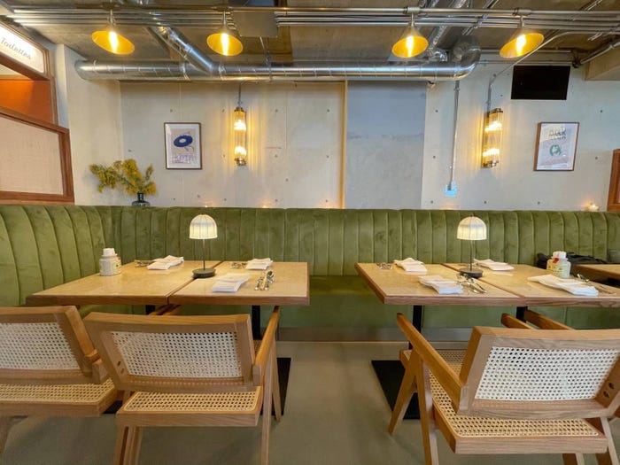 表参道に都会のオアシス Cafe Terrace Bistro Queency オープン カジュアルな空間でこだわった料理を モデルプレス 表参道に都会のオアシス Cafe Terrace Bistro Queency オープン カジュアルな空間でこだわった料理を モデルプレス