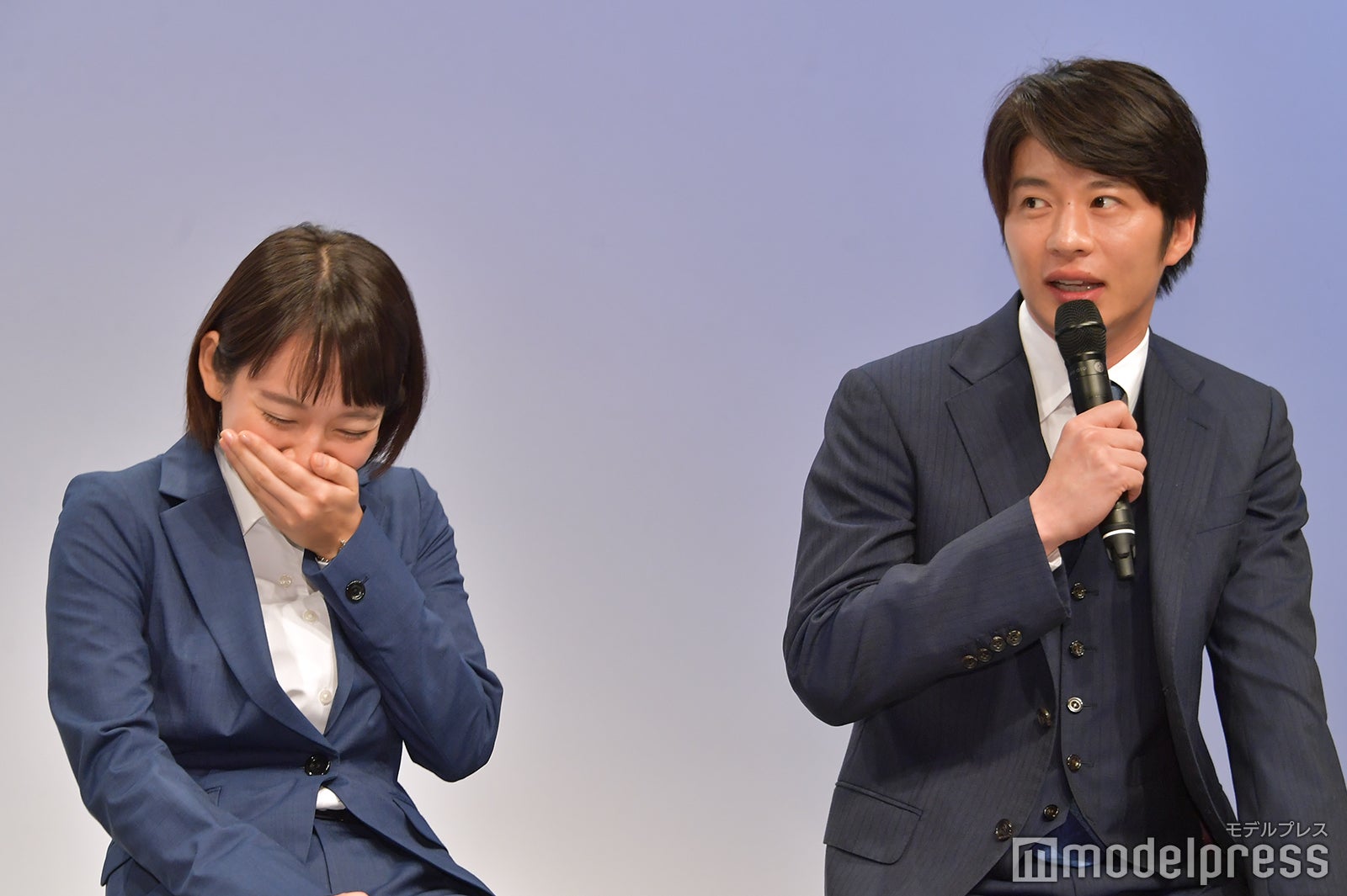 吉岡里帆、田中圭 （C）モデルプレス