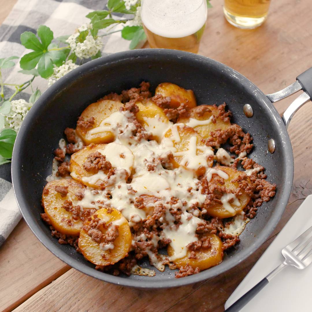 じゃがいもとひき肉のチーズ焼き