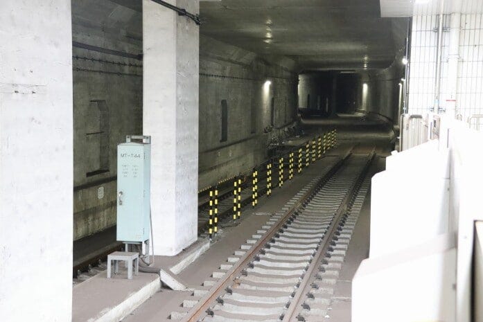 将来、半蔵門線の住吉駅へ延びる予定の分岐線用トンネル