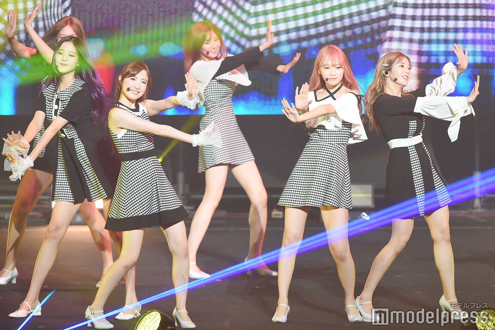 IZ*ONE （C）モデルプレス