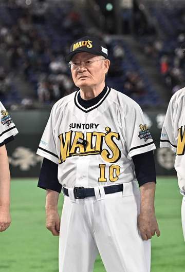 張本勲さん死去 1カ月前は元気な姿 東京ドームで代打登場に大歓声 阪神・佐藤輝明の三冠王も予想