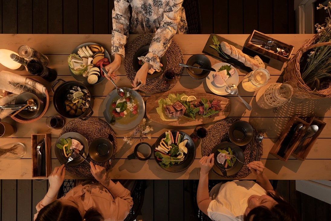 食事イメージ／画像提供：コスモスイニシア