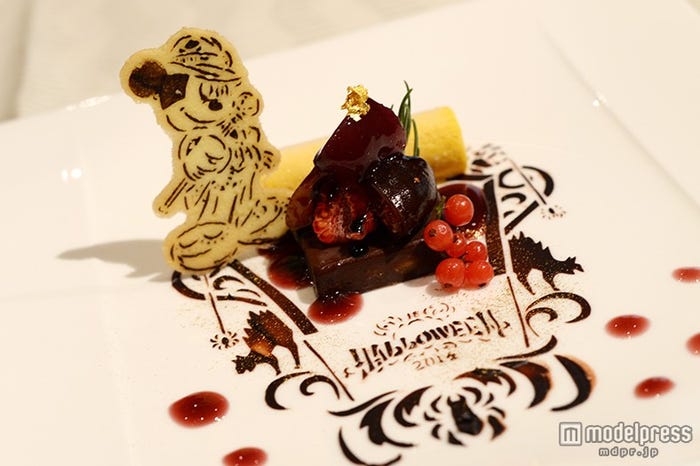 栗と松の実のチョコレートガナッシュ パンプキンアイス添え