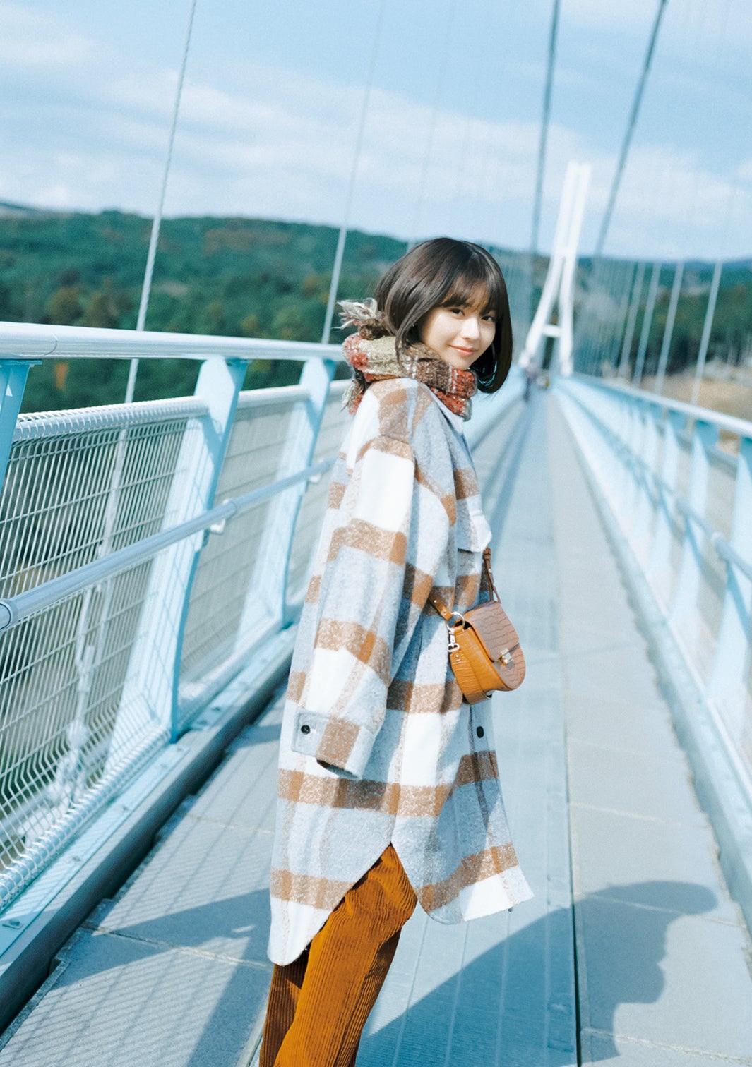 椛島光「椛島光 2023.4-2024.3 卓上カレンダー」表紙／撮影：増田彩来