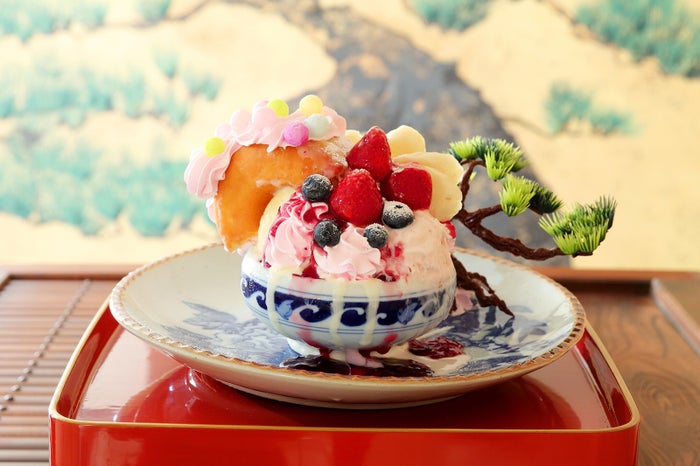 ベリーバナナパフェ(800円税抜)/画像提供:際コーポレーション