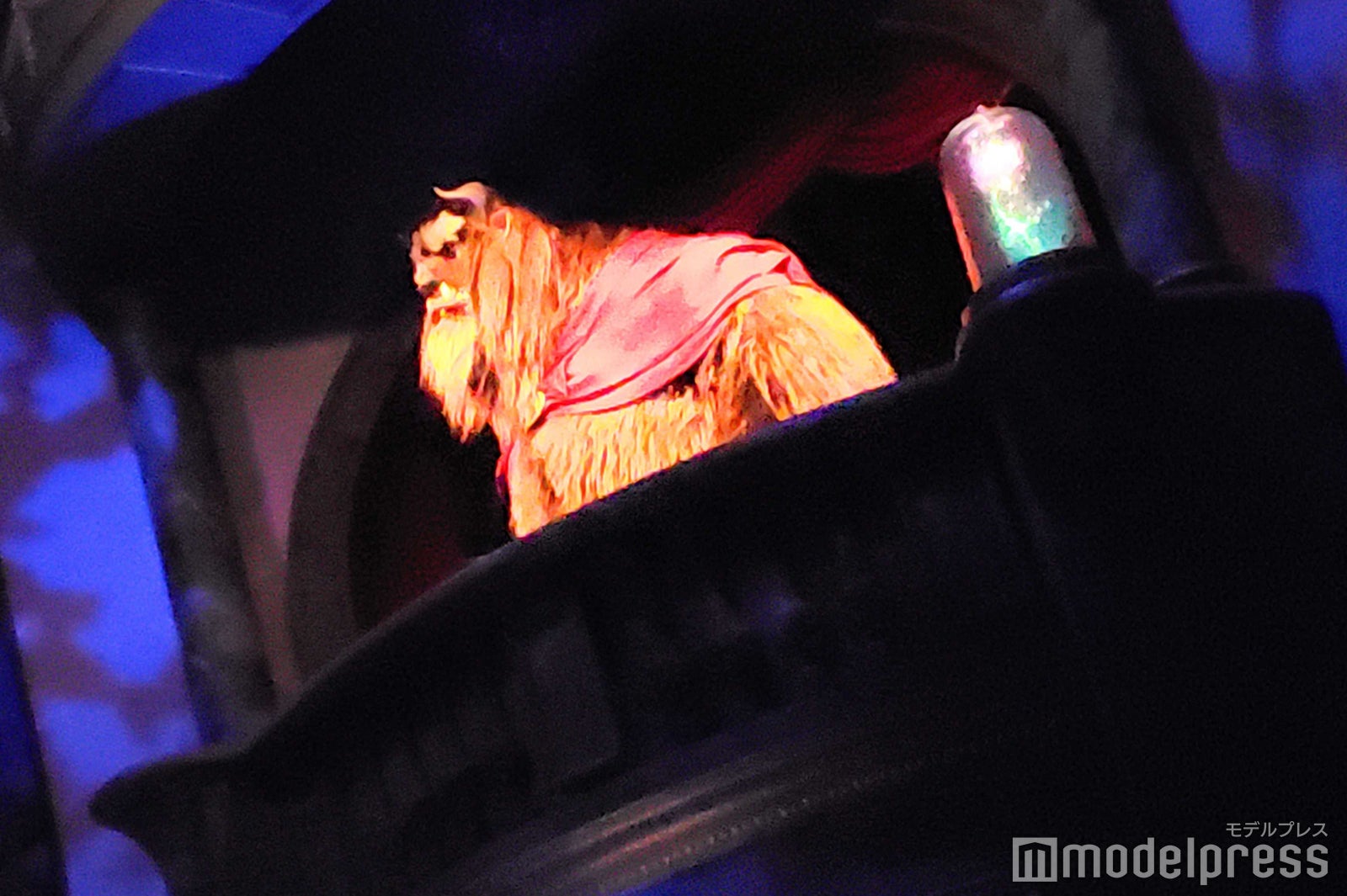 「美女と野獣の城」玄関の広間（プロローグ）に登場するビースト（C）モデルプレス （C）Disney