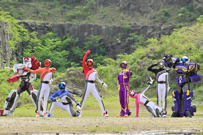 「爆上戦隊ブンブンジャー」より(C)テレビ朝日