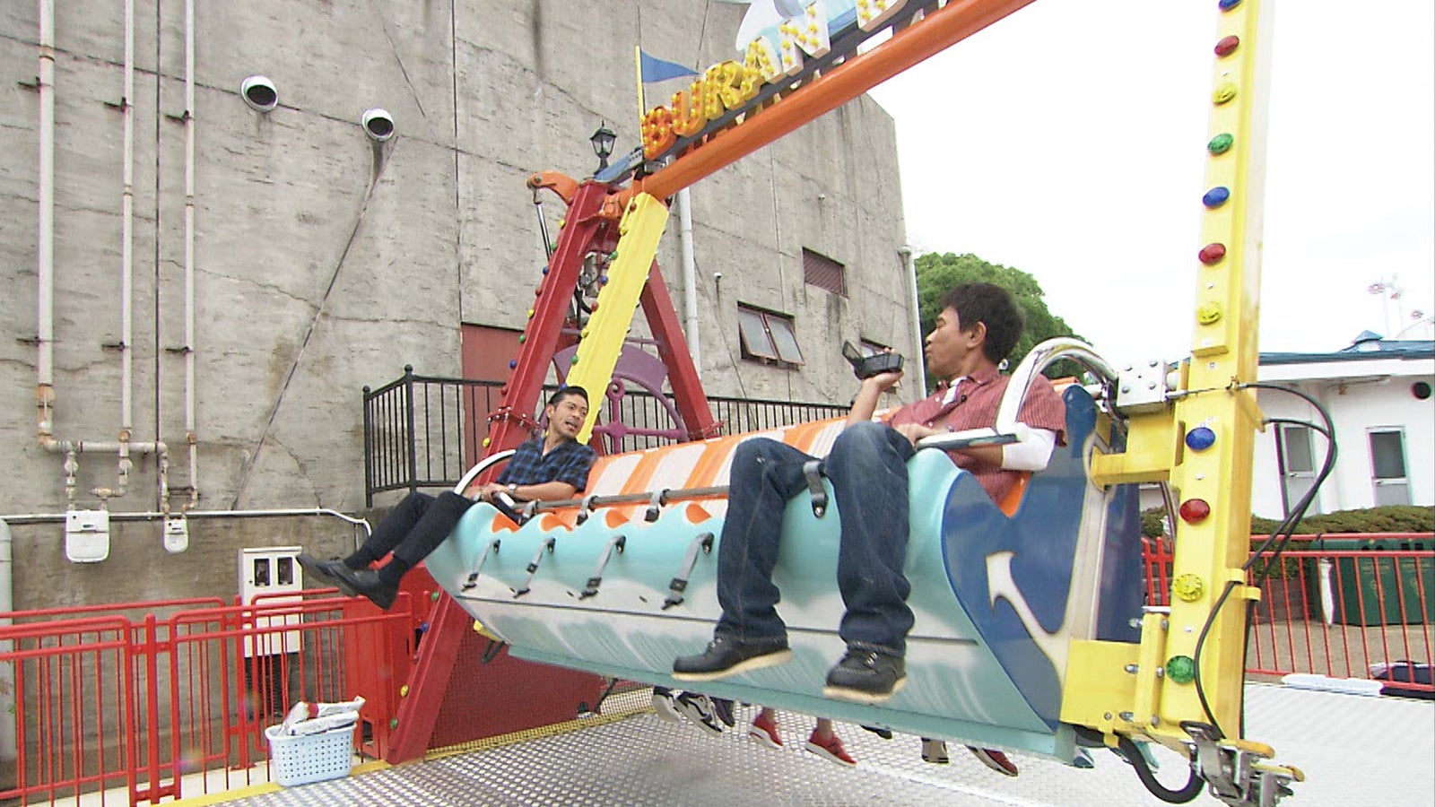 （左から）松本利夫、浜田雅功 （C）MBS