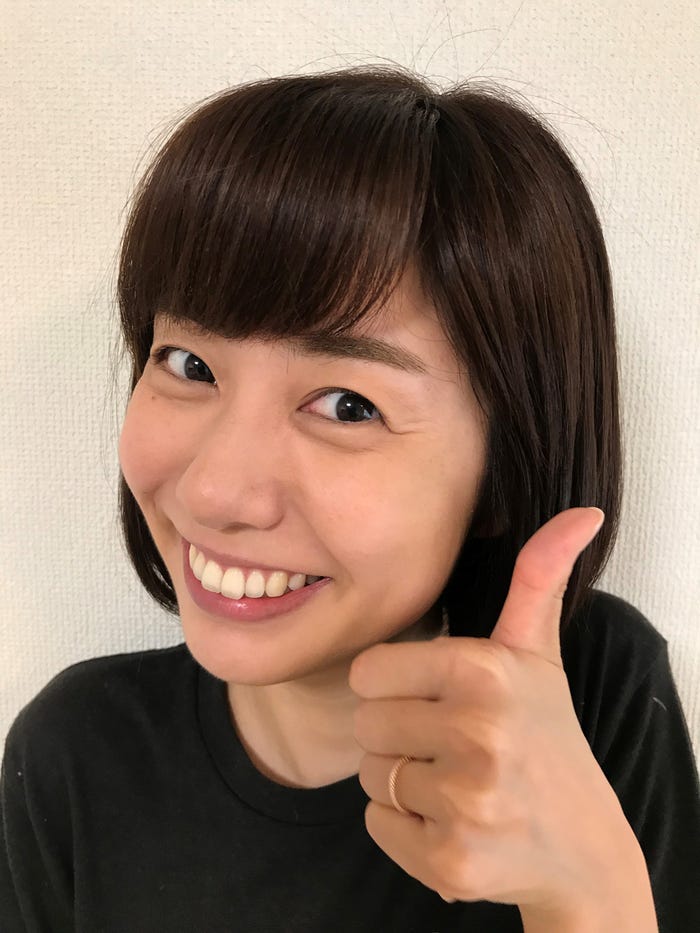 山崎アナすっぴん/髪型だけはバッチリセットしました(提供写真)