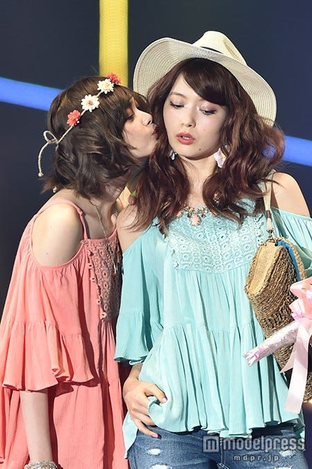 玉城ティナ、八木アリサ/「第20回 東京ガールズコレクション 2015 SPRING/SUMMER」
