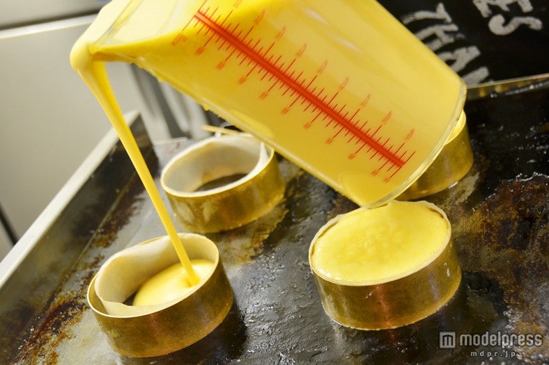 ひとつひとつ丁寧に焼かれる