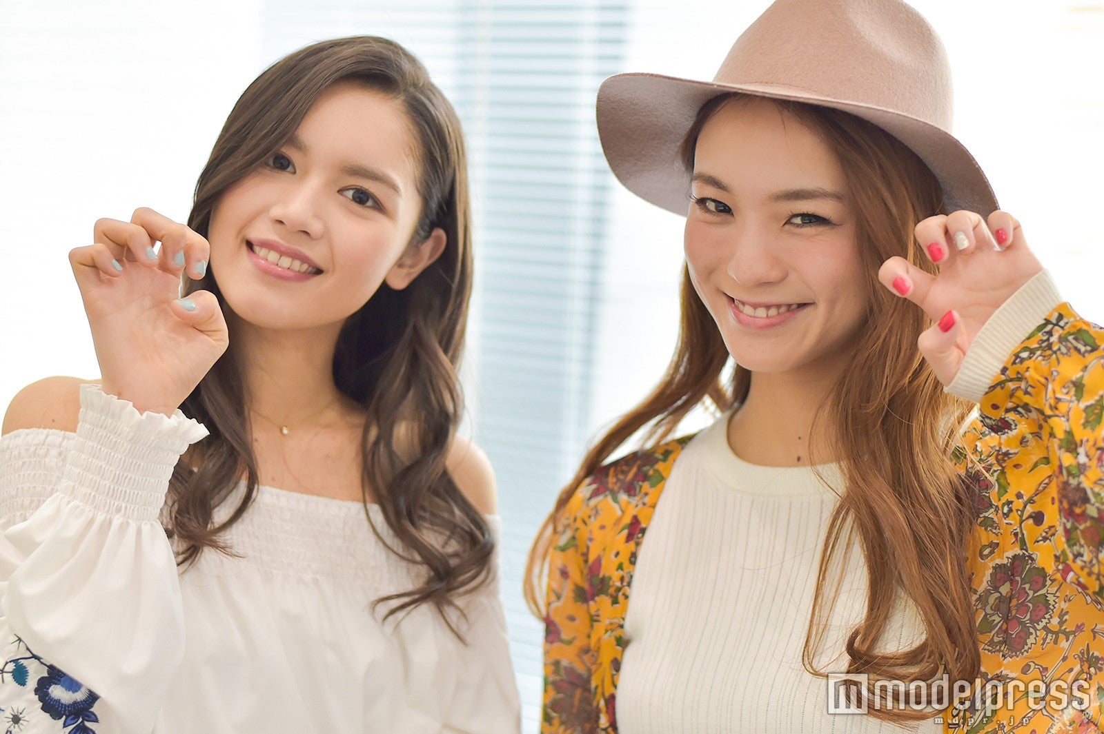 ネイル見せて！（左から）Anly、Leola （C）モデルプレス