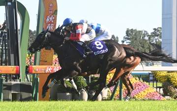 【秋華賞】史上4頭目の無敗の秋華賞馬が誕生 1番人気モンローウォークがデビューから5連勝でG1初制覇