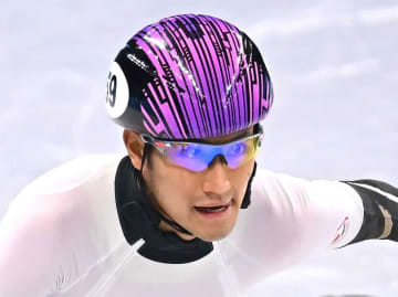 吉永一貴が準々決勝進出 4組1着 前を走る2選手が接触し転倒 ショートトラック男子1000m予選